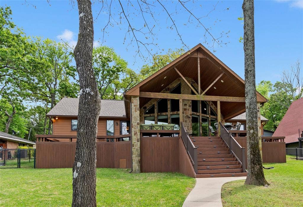 122 Lake Terrace Drive, Mabank, TX 75156 Waterside view of home.