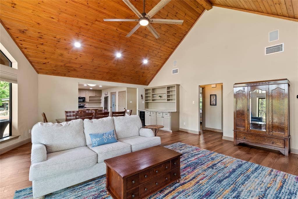122 Lake Terrace Drive, Mabank, TX 75156 Natural wood ceiling detail throughout main living area