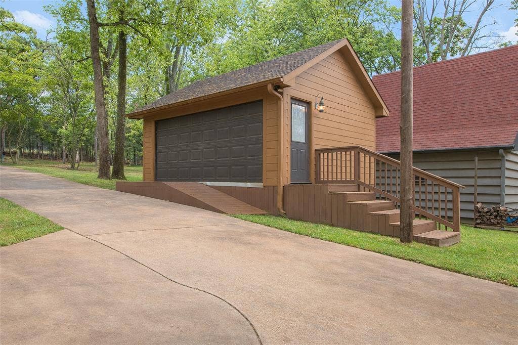 122 Lake Terrace Drive, Mabank, TX 75156 Perfect for water toy and lawn equipment storage