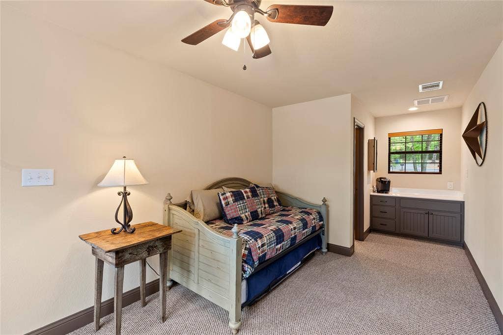 122 Lake Terrace Drive, Mabank, TX 75156 Guest house upstair living, sleeping area with coffee bar area