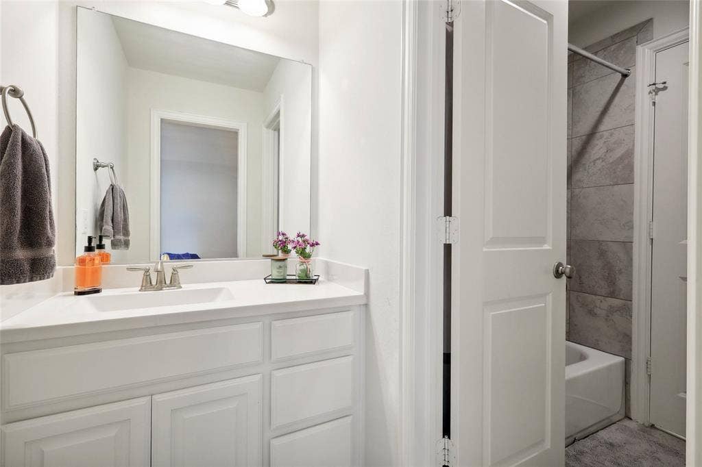 1124 4th Street, Argyle, TX 76226 1124 4th Street, Argyle, TX 76226