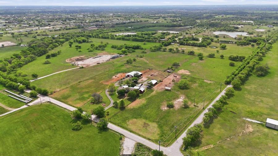 Property photo for 10965 Swafford Road, Justin, TX