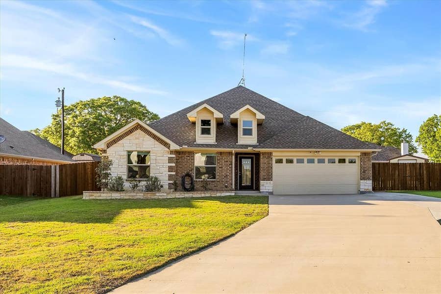 Property photo for 2808 Rodeo Drive, Quinlan, TX
