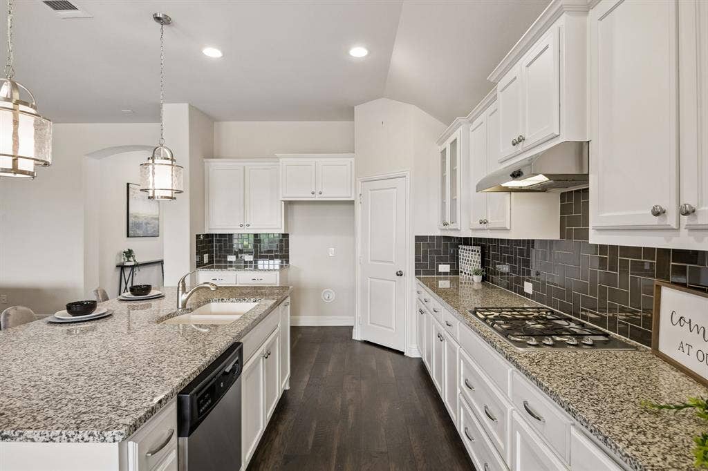 4424 Hazeltine Hills Drive, Celina, TX 75009 4424 Hazeltine Hills Drive, Celina, TX 75009