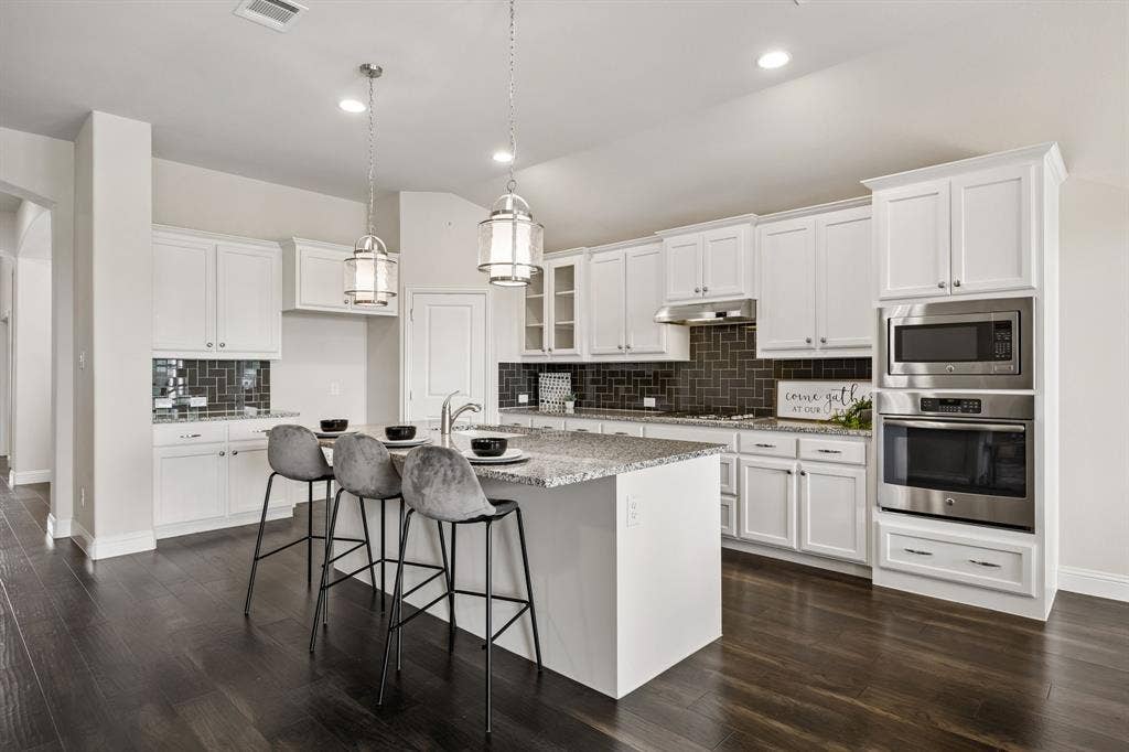4424 Hazeltine Hills Drive, Celina, TX 75009 4424 Hazeltine Hills Drive, Celina, TX 75009