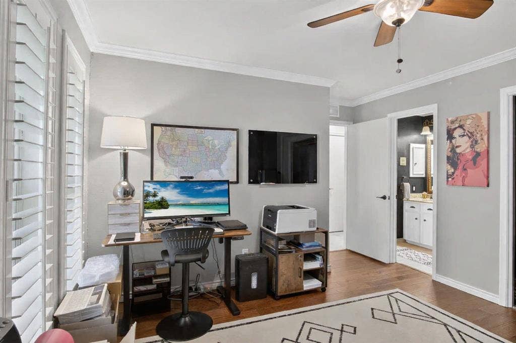 Home office/Bedroom