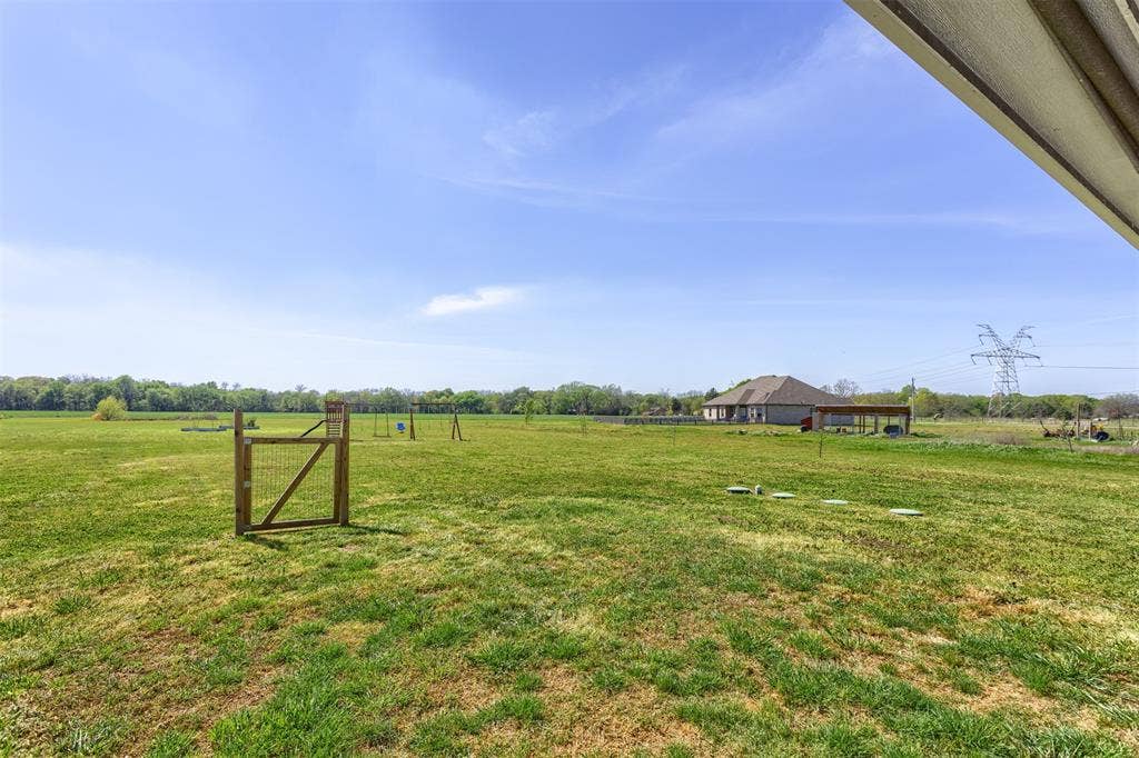 1538 Fm 36 N, Farmersville, TX 75442 Large backyard.