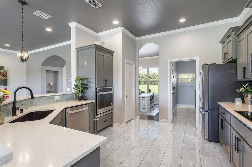 1538 Fm 36 N, Farmersville, TX 75442 Bright kitchen and large pantry will delight the cook of the family