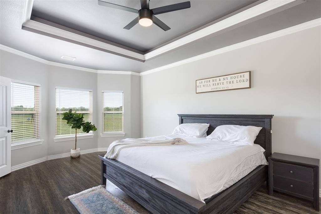 1538 Fm 36 N, Farmersville, TX 75442 Bay window provides the perfect place for a sitting area.