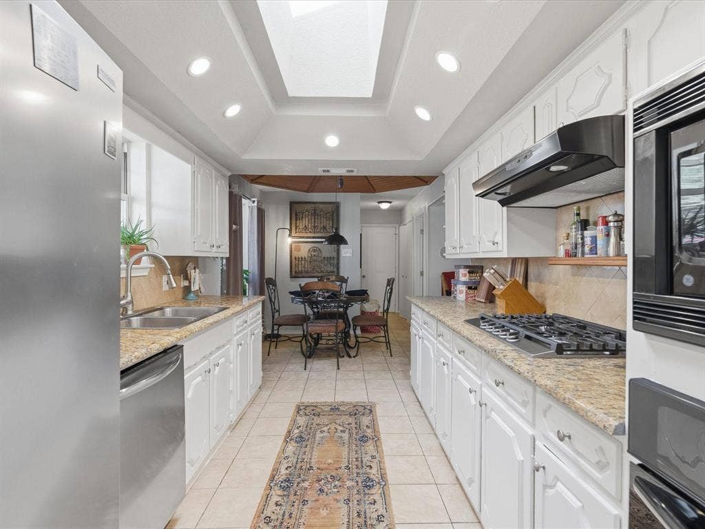 5320 Elkridge Drive, Dallas, TX 75227 5320 Elkridge Drive, Dallas, TX 75227