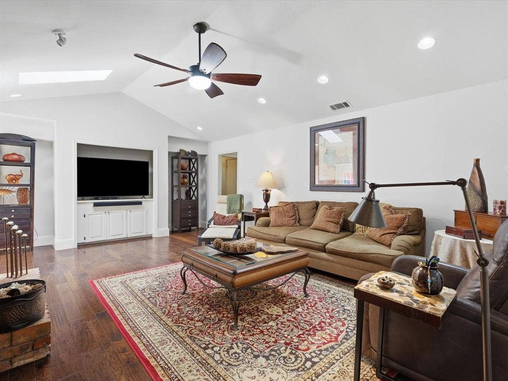 5320 Elkridge Drive, Dallas, TX 75227 5320 Elkridge Drive, Dallas, TX 75227