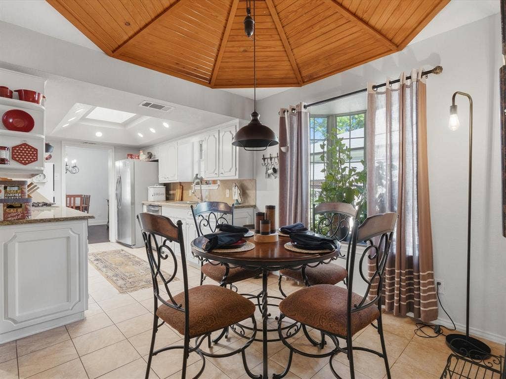 5320 Elkridge Drive, Dallas, TX 75227 5320 Elkridge Drive, Dallas, TX 75227