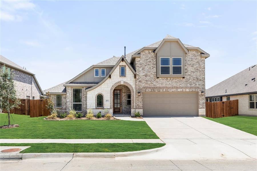 Property photo for 177 Creekside Drive, Sanger, TX