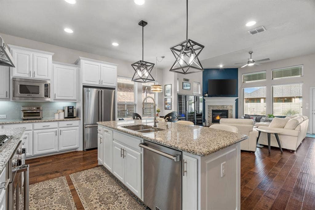 1104 9th Street, Argyle, TX 76226 1104 9th Street, Argyle, TX 76226