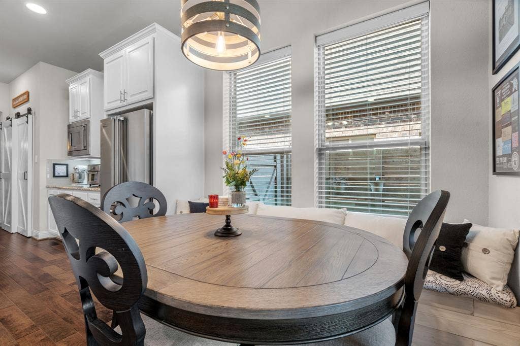 1104 9th Street, Argyle, TX 76226 Breakfast nook featuring built in storage bench.