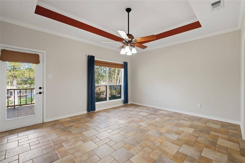 6398 Dorsey Drive, Athens, TX 75752 These images have been digitally enhanced to demonstrate the potential impact of painting the interior a lighter color