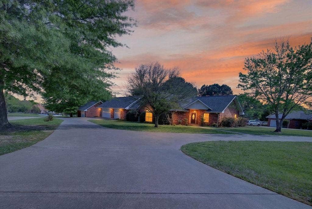 2436 Lakefront Shores Road, Athens, TX 75752 2436 Lakefront Shores Road, Athens, TX 75752