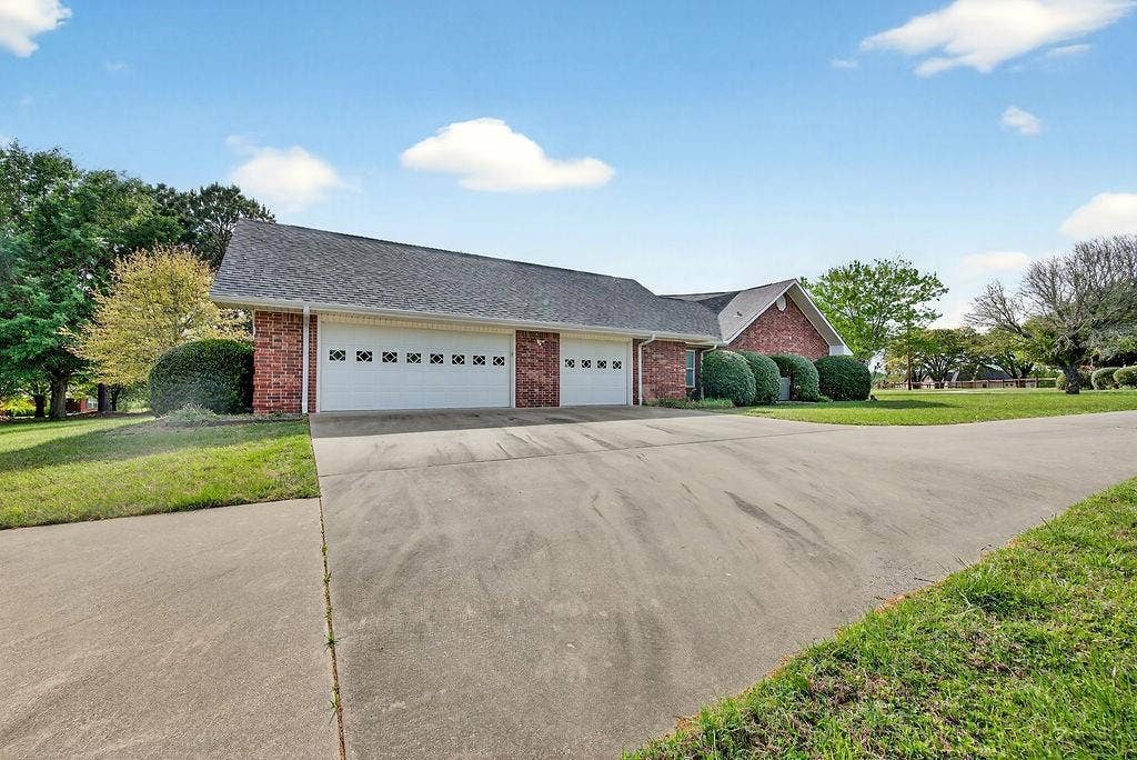 2436 Lakefront Shores Road, Athens, TX 75752 2436 Lakefront Shores Road, Athens, TX 75752