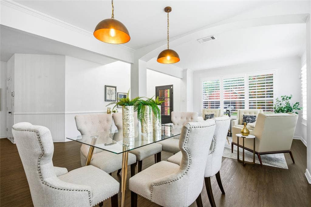 5201 Geode Lane, McKinney, TX 75072 Nice size dining area with lots natural light,