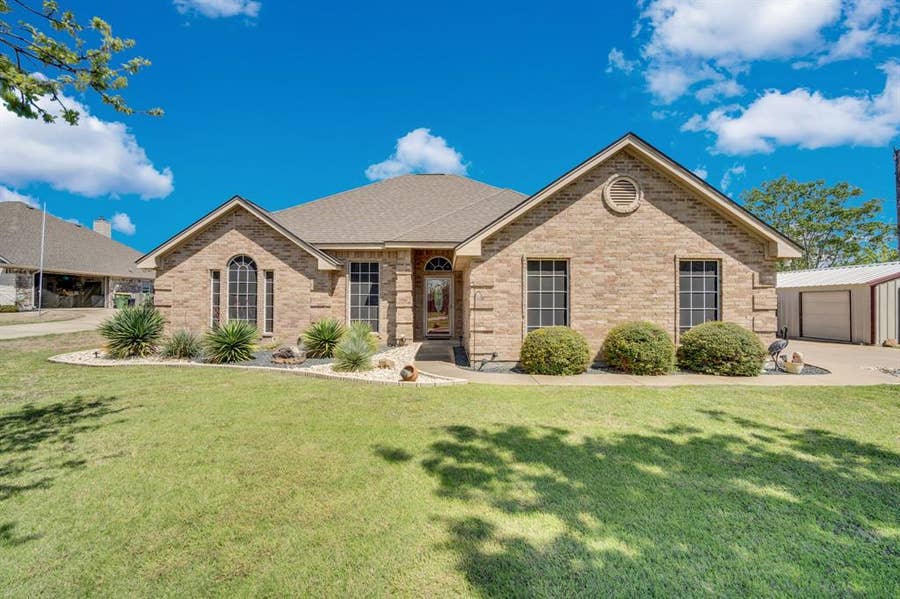 Property photo for 904 Martin, Italy, TX