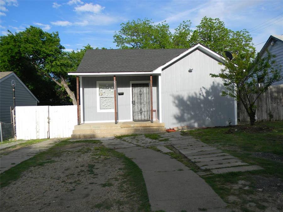 Property photo for 2320 S Denley Drive, Dallas, TX