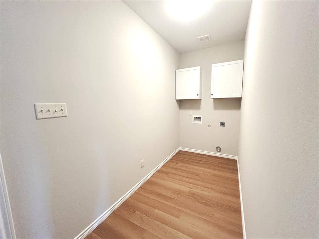316 W James Street, Mabank, TX 75147 316 W James Street, Mabank, TX 75147