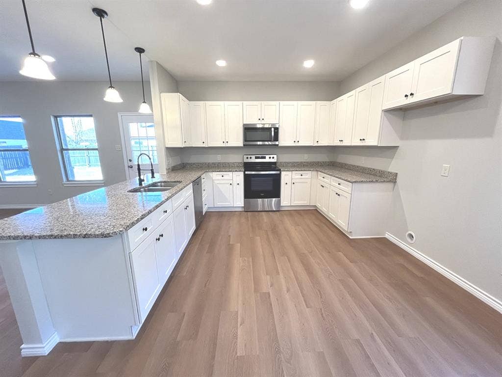 316 W James Street, Mabank, TX 75147 316 W James Street, Mabank, TX 75147