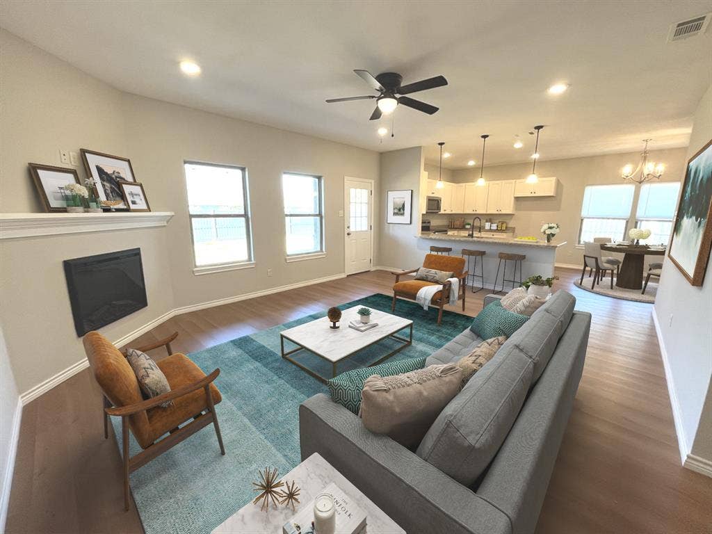 316 W James Street, Mabank, TX 75147 316 W James Street, Mabank, TX 75147