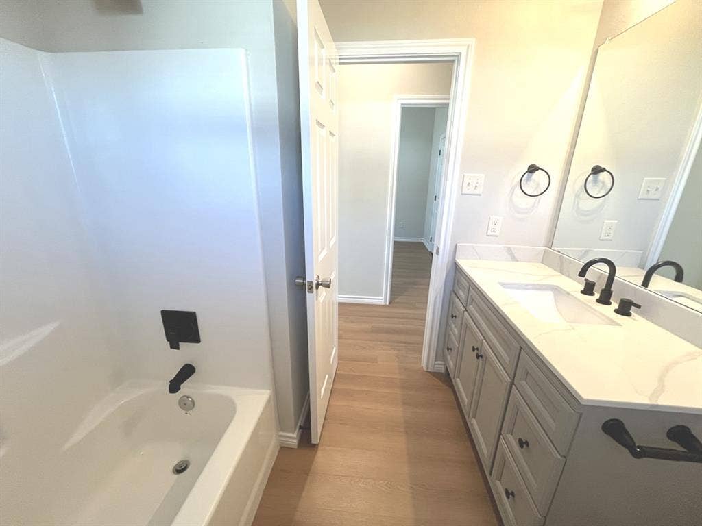 316 W James Street, Mabank, TX 75147 316 W James Street, Mabank, TX 75147