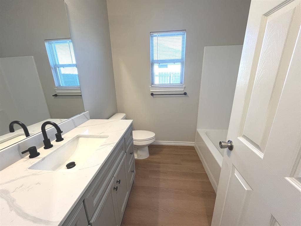 316 W James Street, Mabank, TX 75147 316 W James Street, Mabank, TX 75147