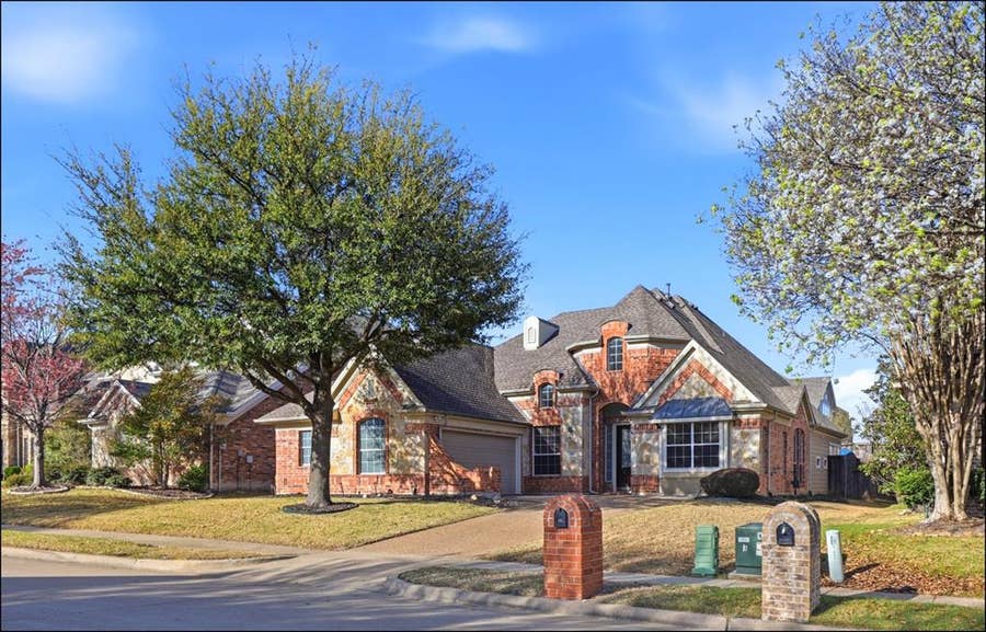 Property photo for 1905 Natchez Trace, Allen, TX