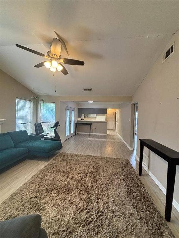 1107 Rimcrest Drive, Arlington, TX 76017