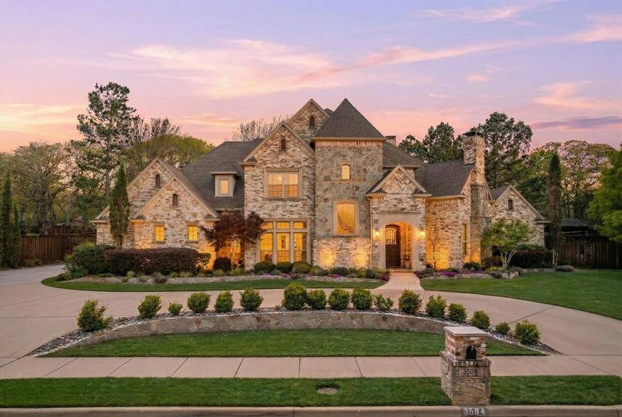 Property photo for 3504 Falcon Court, Denton, TX