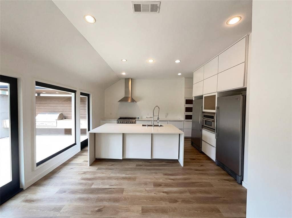7121 Winding Creek Road, Dallas, TX 75252 7121 Winding Creek Road, Dallas, TX 75252