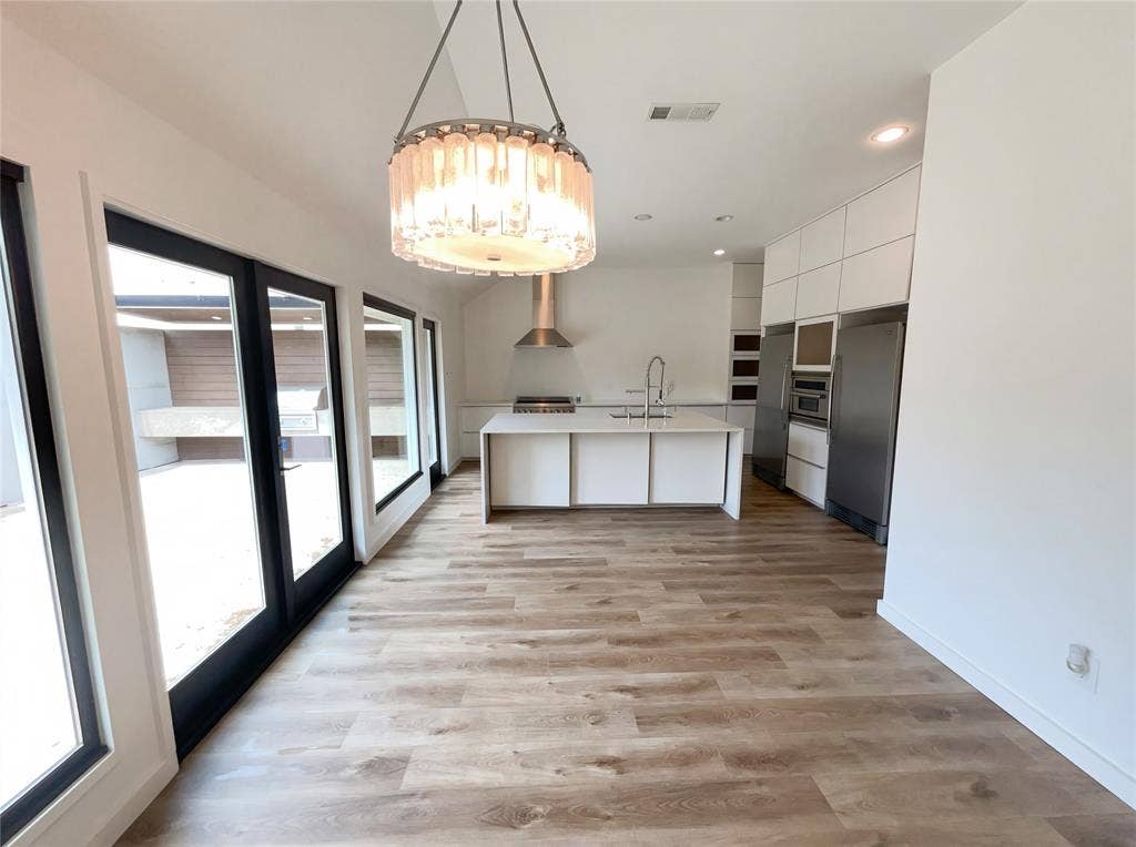 7121 Winding Creek Road, Dallas, TX 75252 7121 Winding Creek Road, Dallas, TX 75252
