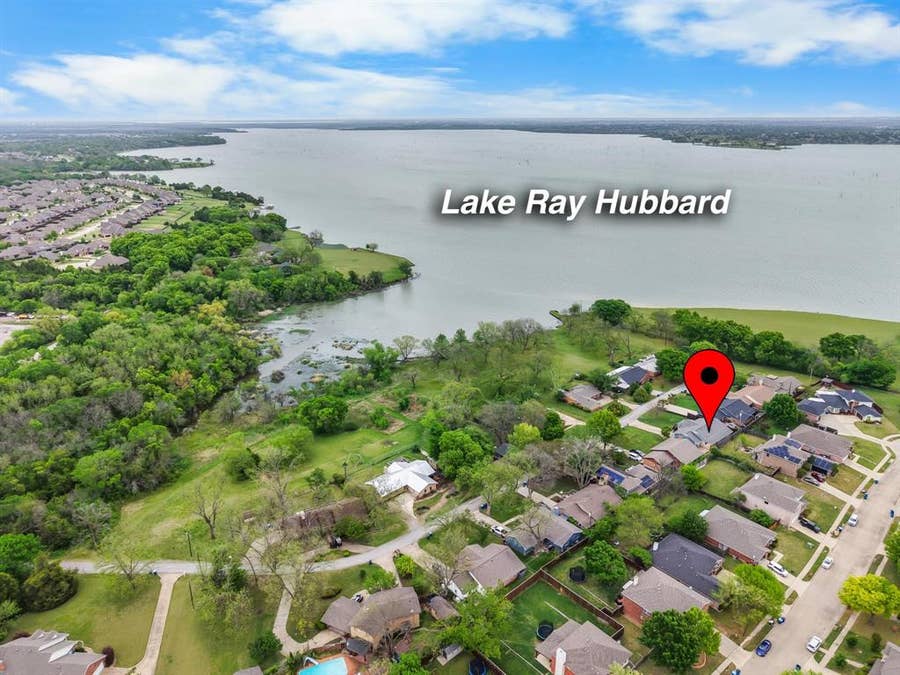 Property photo for 525 Pecan Lane, Rowlett, TX