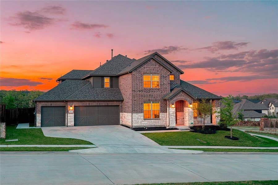 Property photo for 10713 Smoky Oak Trail, Argyle, TX