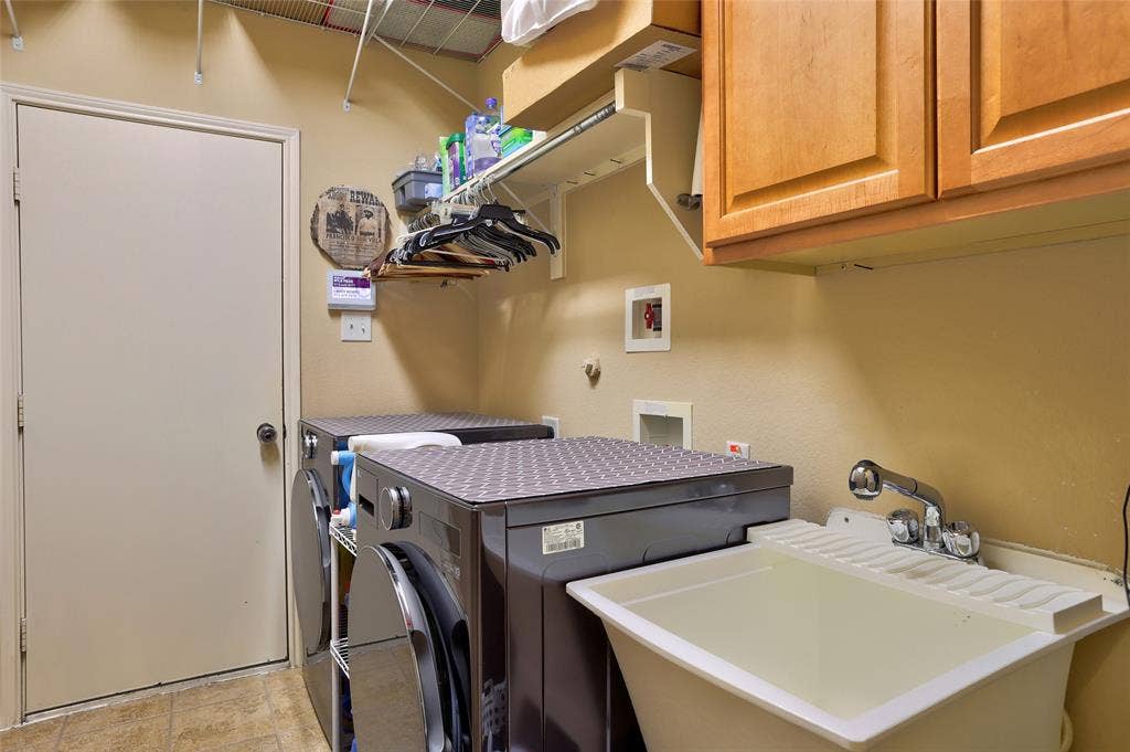 1913 Hidden Fairway Drive, Wylie, TX 75098 Laundry Room with sink