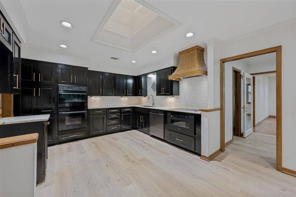 1607 N Main Street, Euless, TX 76039 1607 N Main Street, Euless, TX 76039