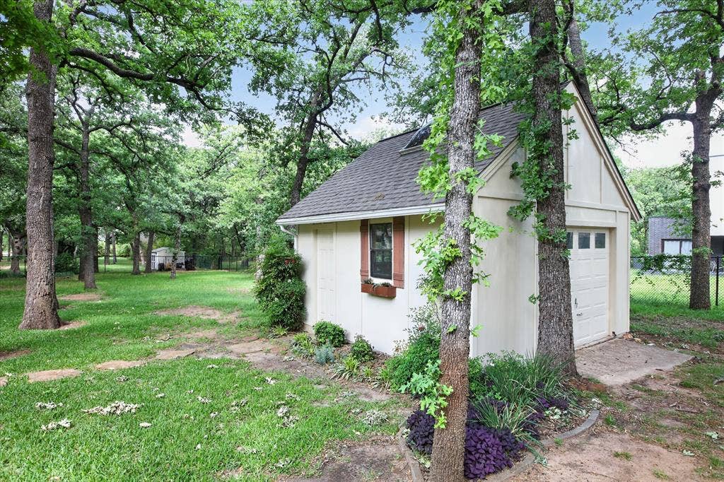 1607 N Main Street, Euless, TX 76039 1607 N Main Street, Euless, TX 76039