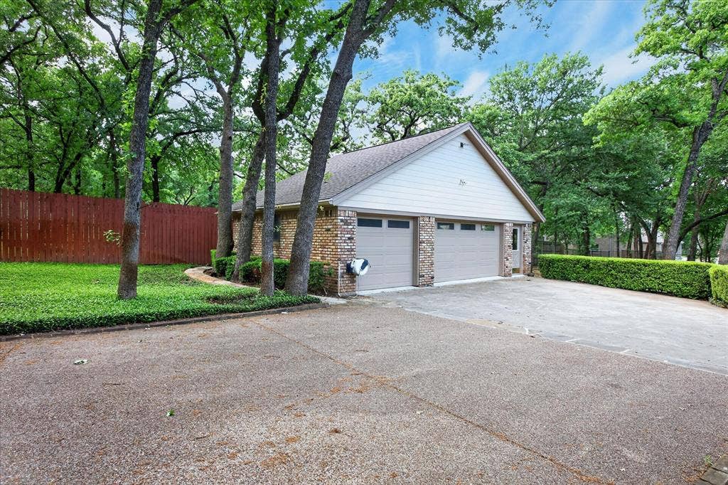 1607 N Main Street, Euless, TX 76039 1607 N Main Street, Euless, TX 76039