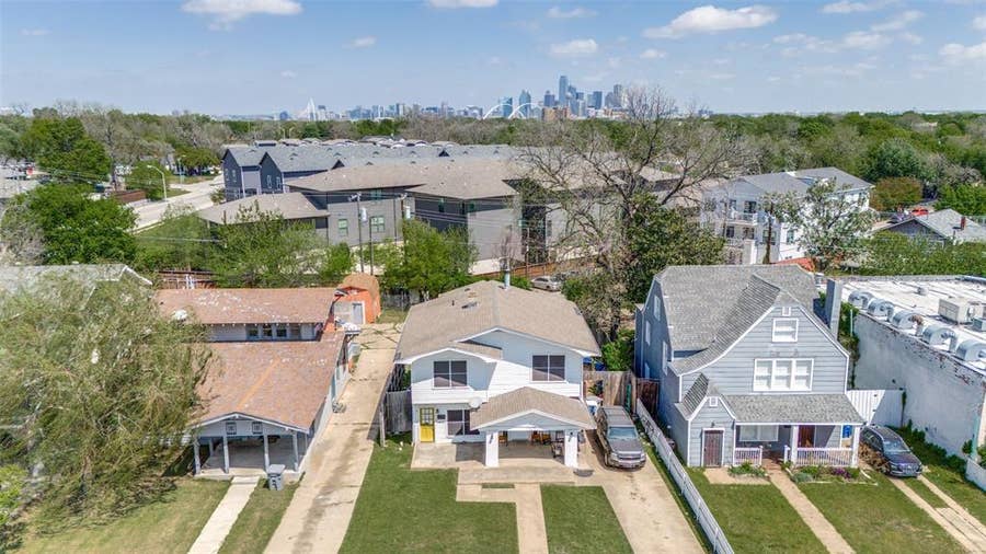 Property photo for 1015 Kings Highway, Dallas, TX