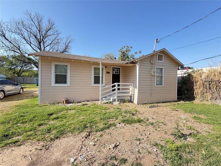 Property photo for 6012 Chippewa Drive, Dallas, TX
