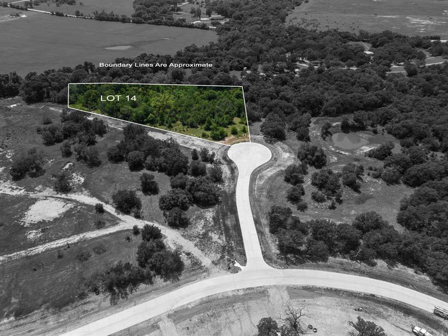 Property photo for 8001 Alegre Court, Azle, TX
