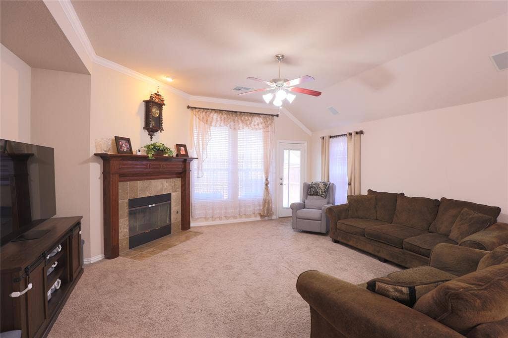 209 Park Meadows Drive, Euless, TX 76039 209 Park Meadows Drive, Euless, TX 76039