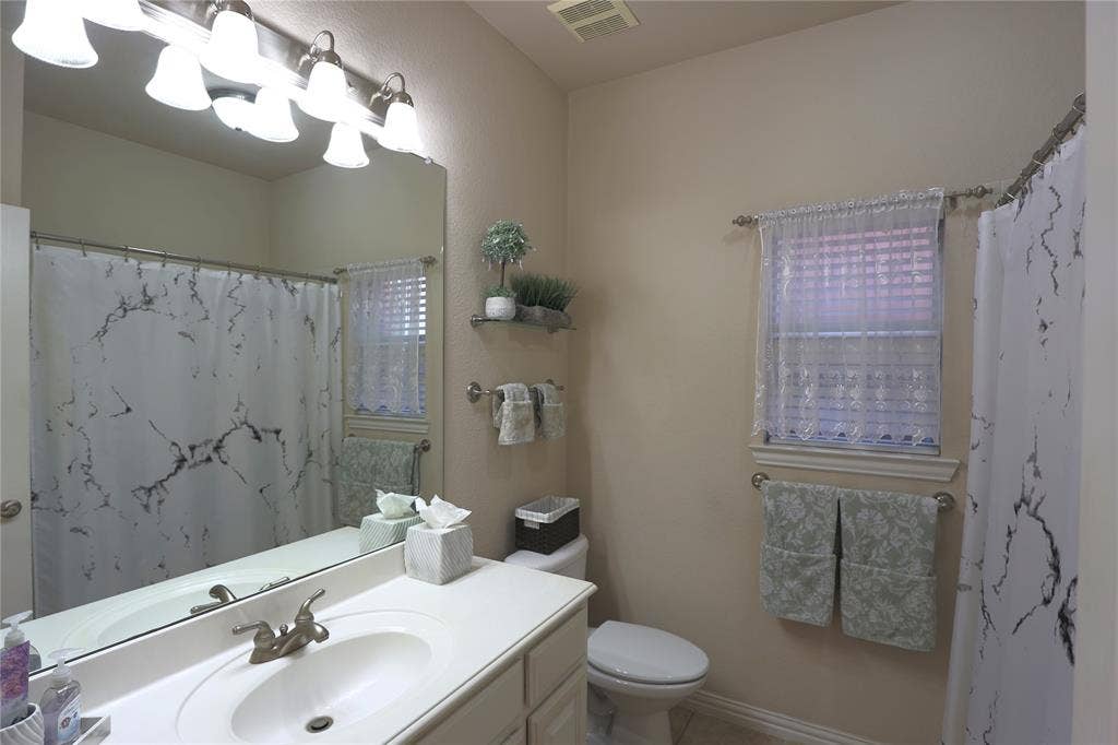 209 Park Meadows Drive, Euless, TX 76039 209 Park Meadows Drive, Euless, TX 76039