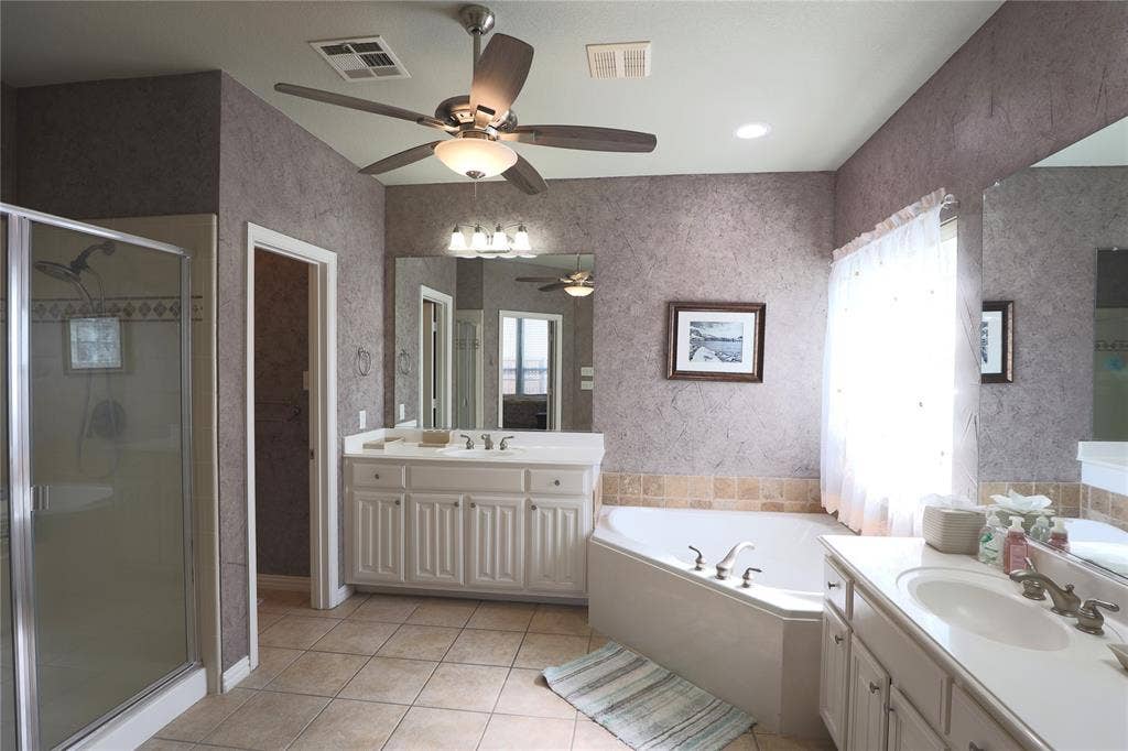 209 Park Meadows Drive, Euless, TX 76039 209 Park Meadows Drive, Euless, TX 76039