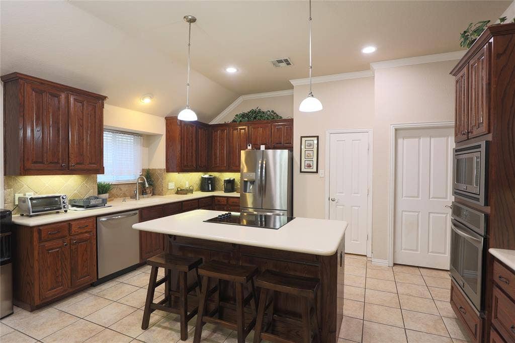209 Park Meadows Drive, Euless, TX 76039 209 Park Meadows Drive, Euless, TX 76039