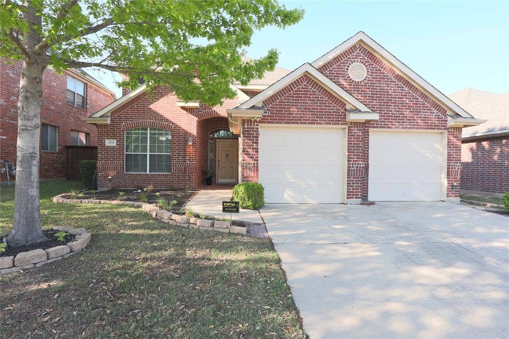 209 Park Meadows Drive, Euless, TX 76039 209 Park Meadows Drive, Euless, TX 76039