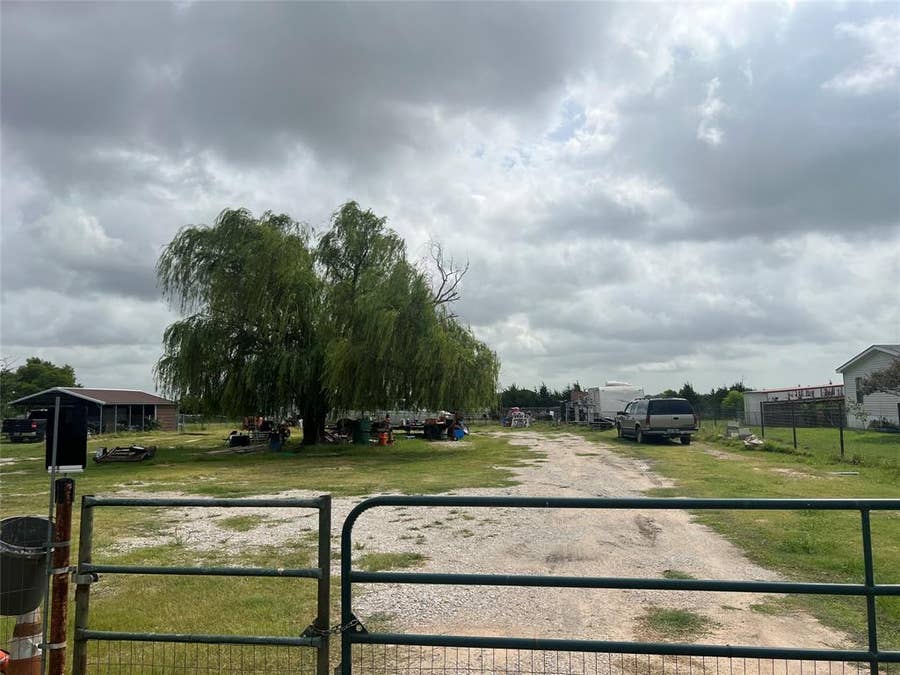 Property photo for 1461 County Road 697, Farmersville, TX